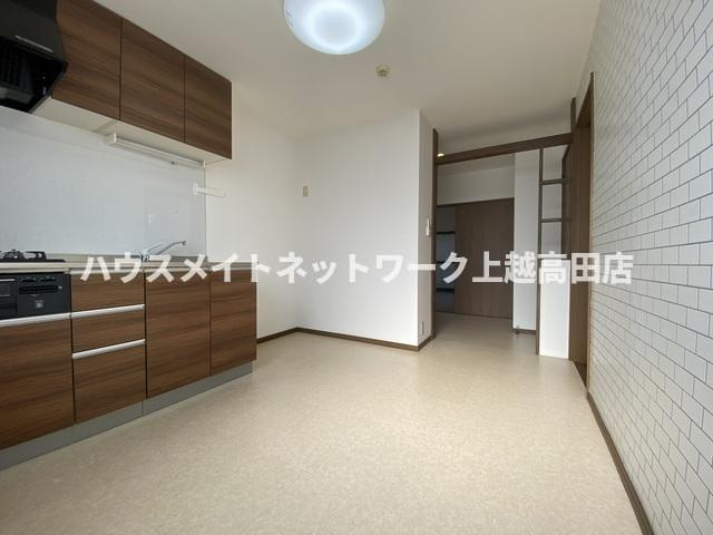 安江セントラルハイツＡの居間・リビング|ＤＫ5.8帖