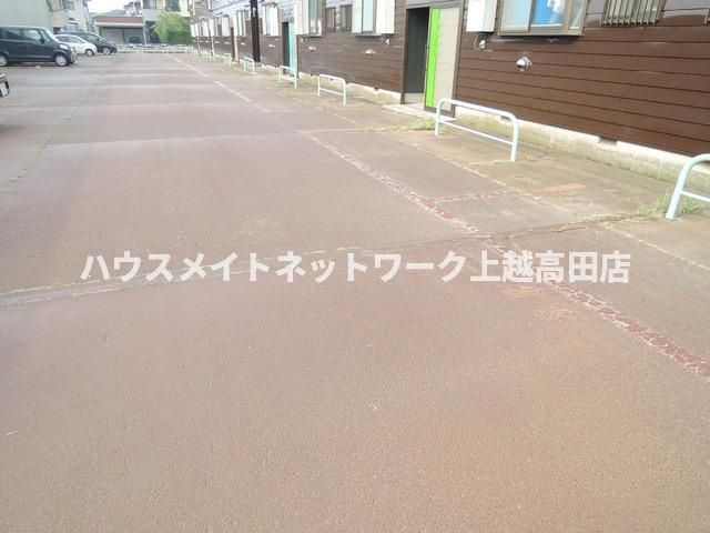 安江セントラルハイツＡの駐車場|消雪付駐車場
