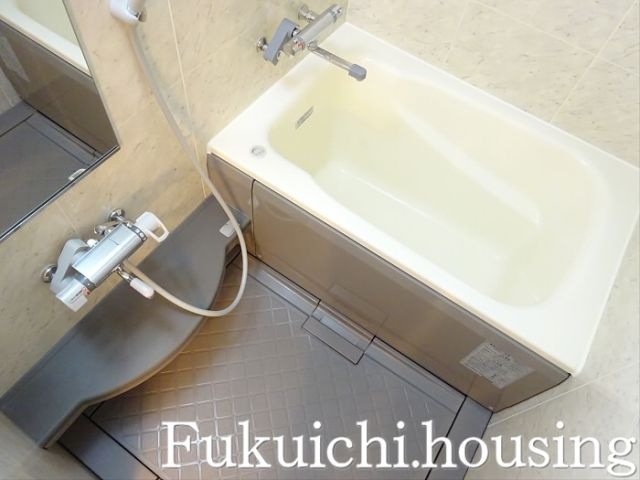 ハウス中屋の浴室