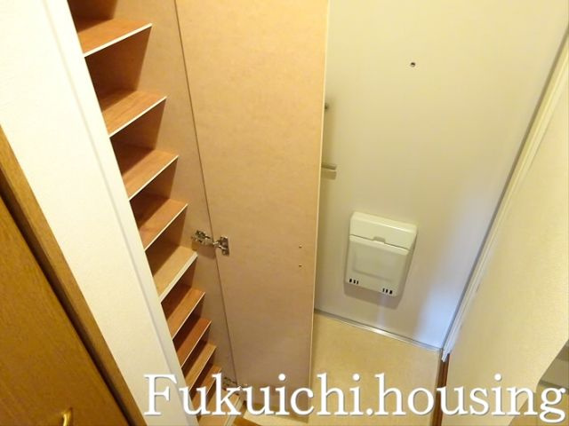 ハウス中屋の玄関