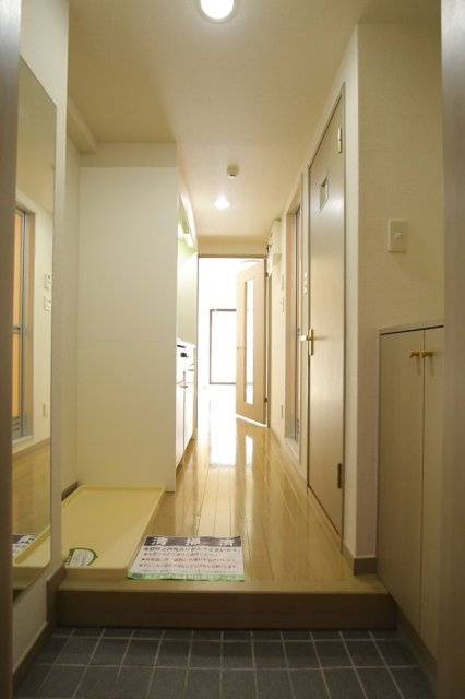 カテリーナ市ヶ谷の玄関