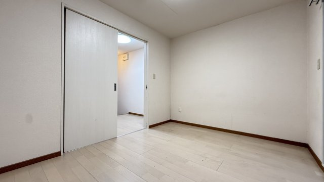 恵美須町アパートの洋室|202号室です！
