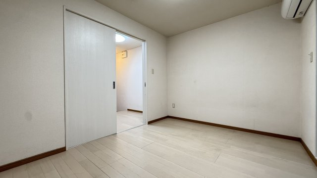 恵美須町アパートの洋室|203号室です！