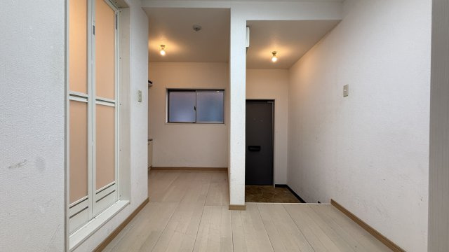 恵美須町アパートの玄関|102号室です！