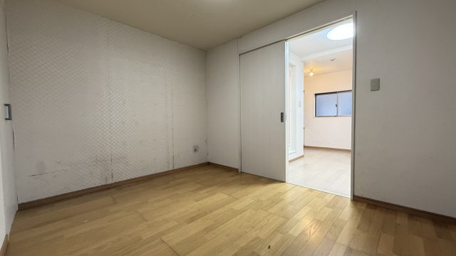 恵美須町アパートの洋室|102号室です！