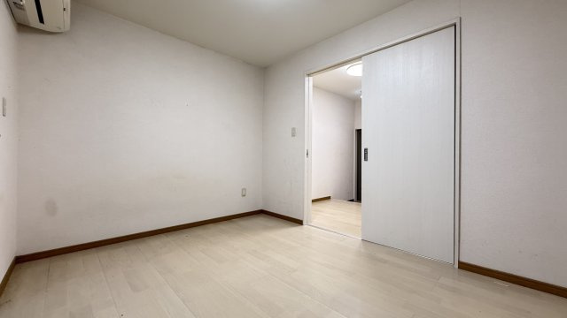 恵美須町アパートの洋室|205号室です！