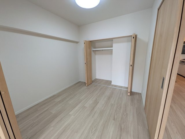 クローバーハイツ森小路三号棟の洋室
