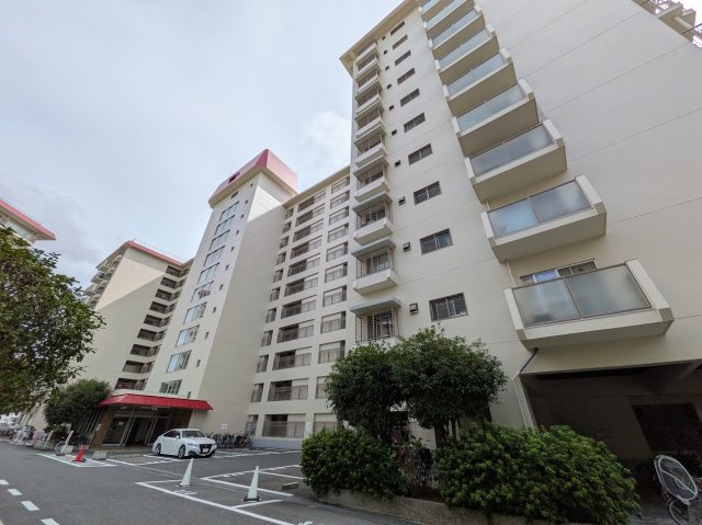 クローバーハイツ森小路三号棟の外観