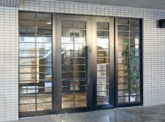 カーサグランデ森下のエントランス