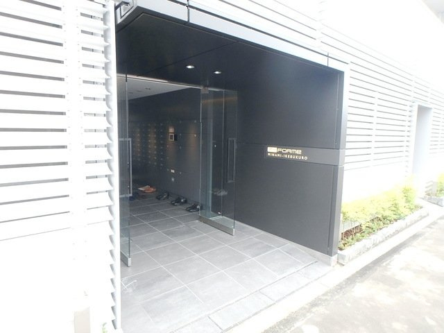 ＳＹＦＯＲＭＥ　ＭＩＮＡＭＩ－ＩＫＥＢＵＫＵＲＯのエントランス