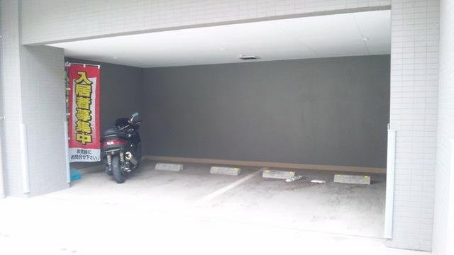 スカイコート両国参番館の駐車場