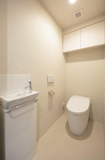 ドゥーエ早稲田のトイレ|落ち着いた色調のトイレです