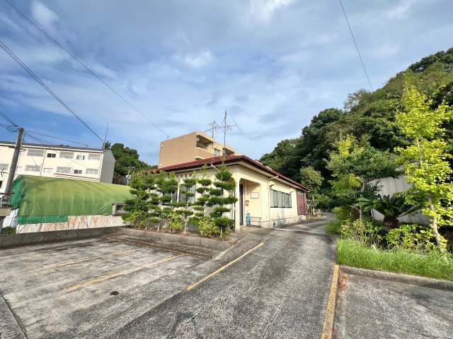 上天草市大矢野町　店舗　平屋建の駐車場