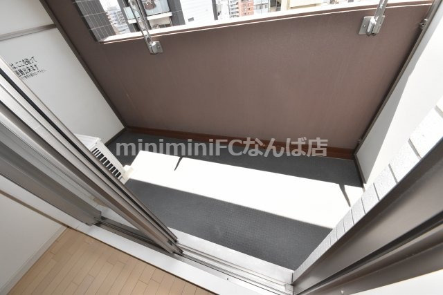 アーデンタワー西本町のバルコニー