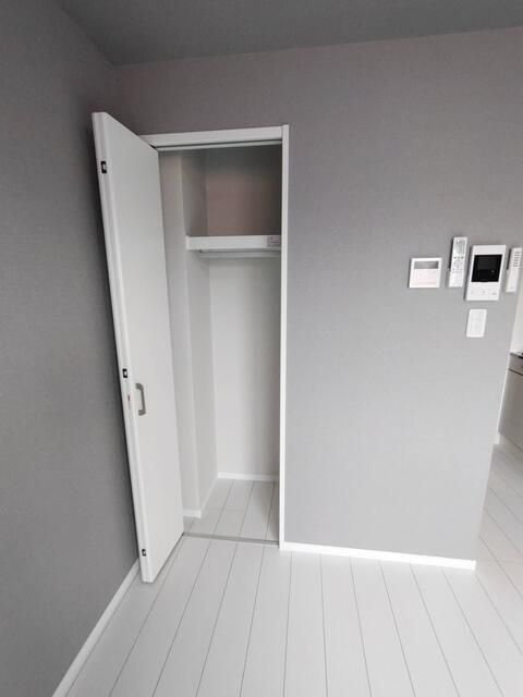 メリディアン杉田の玄関