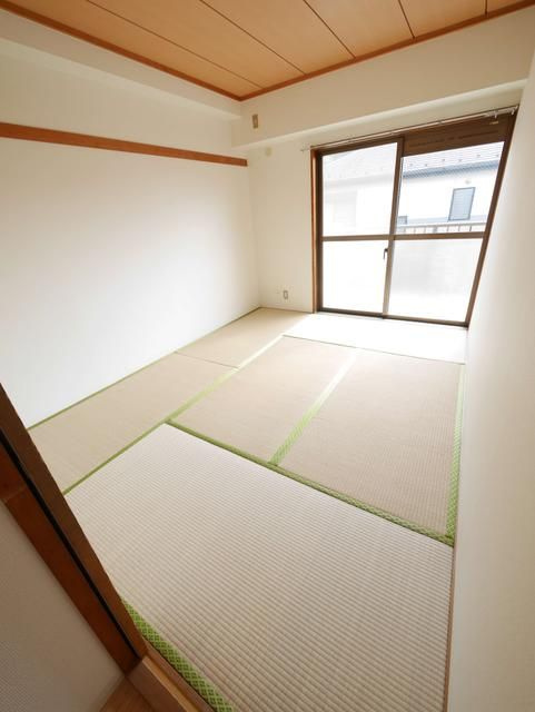 ポートハイム小泉の和室