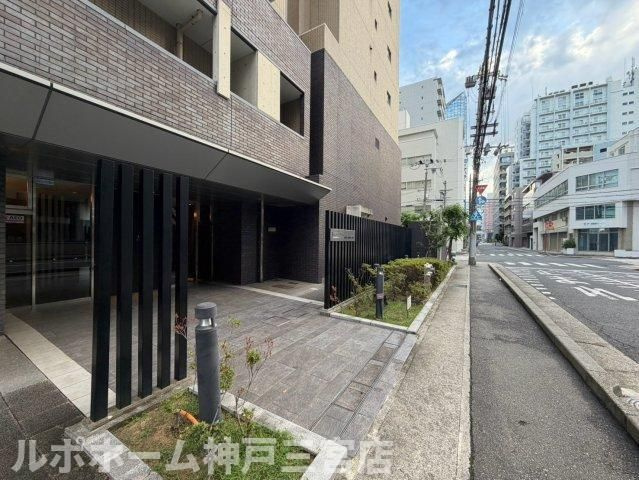 レジディア神戸磯上のエントランス