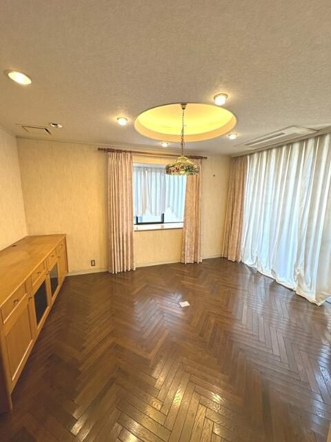 瀬田一丁目貸家の寝室|開放的な寝室です