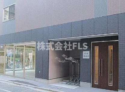 中央区築地７丁目の賃貸マンションのエントランス