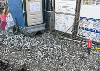 【設備】 | 古淵新築戸建 | 敷地内には、散水栓や立水栓があります。水道水を直接利用できるため、水を運ぶ手間を省くことが出来ます。大量の水を必要とする洗車作業や清掃などに役立ちます。その他設備とあわせて、現地でご確認ください。