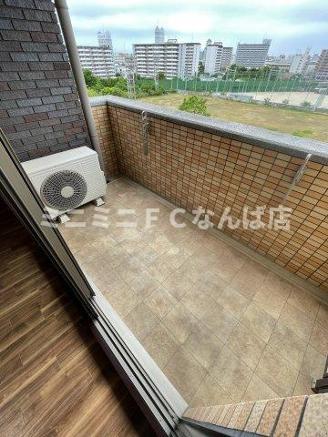 フレンシアノイエ難波南のバルコニー