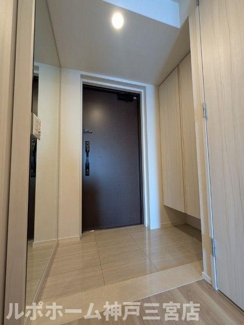 ワコーレ神戸元町I'zの玄関