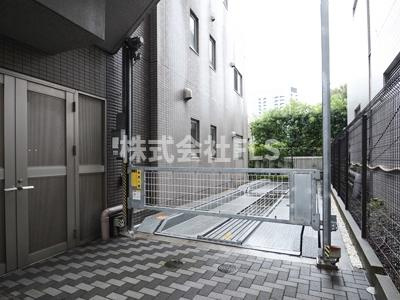 港区西麻布３丁目の賃貸マンションの駐車場