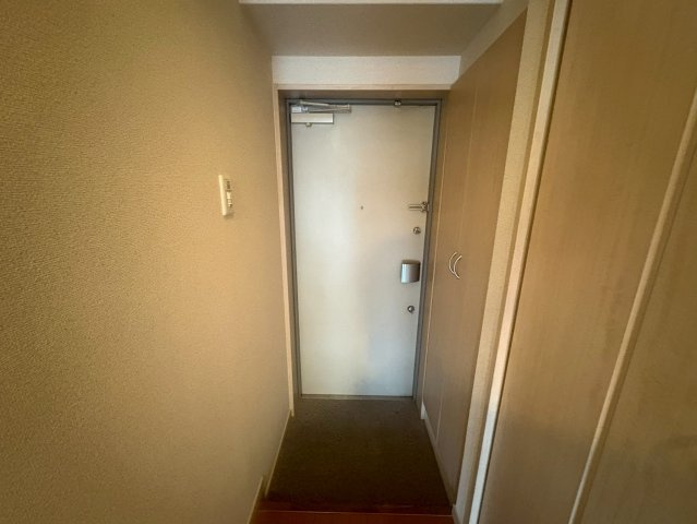 ドライバウム江坂の玄関