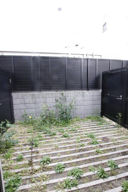 Ｒｅｖｅ　Ｒｅｓｉｄｅｎｃｅ　学芸大学の庭|お庭の付いた物件です