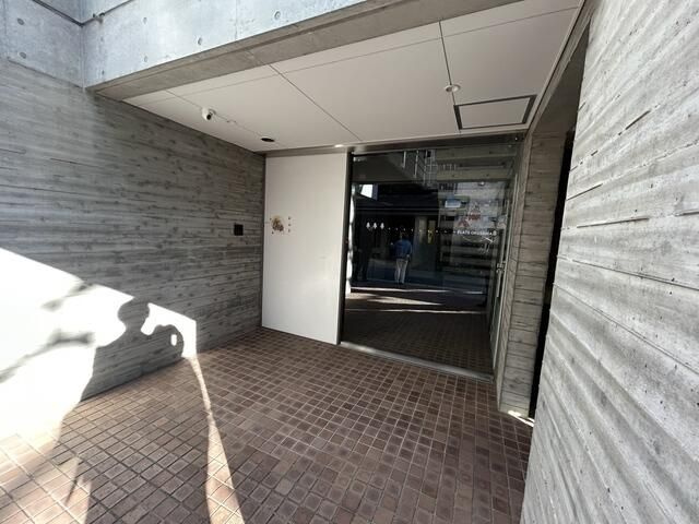 フラッツ奥沢エイトのエントランス|落ち着いたエントランスです