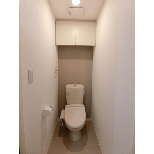 リュミエール下馬のトイレ|落ち着いた色調のトイレです