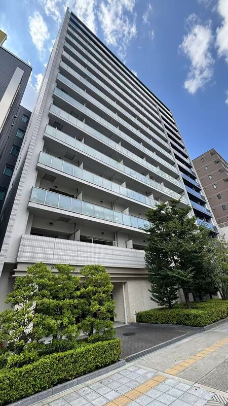 イニシアブランなんばの外観