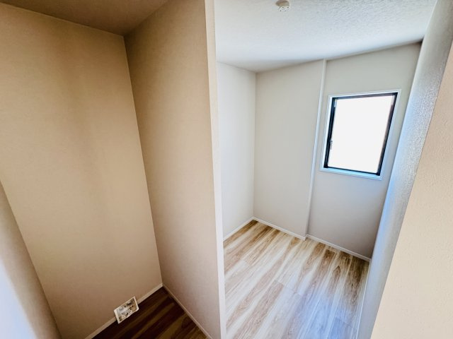 柏市豊四季新築戸建【豊小学校：2分】の収納|10.8帖寝室・ウォークインクローゼット