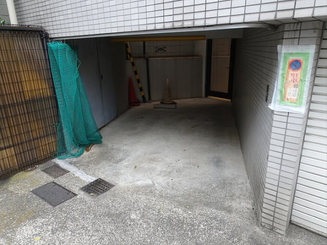 マイスタークエーレ西新宿のエントランス