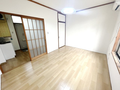 ６帖の洋室