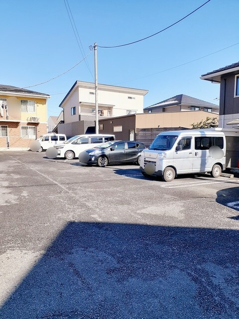 アンソレイエ　Ａの駐車場