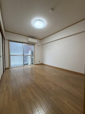 マンション入り口です♪