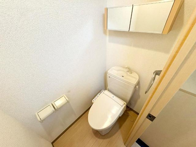 アンベリール上大岡のトイレ|別部屋同型タイプ