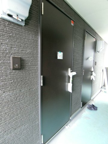 リブリ・志賀本通の玄関