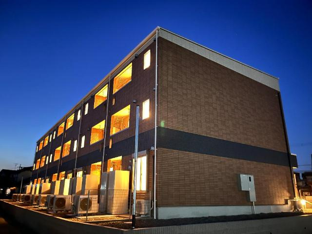 レジデンス麦（Residence麦）の外観|外観写真（夜）