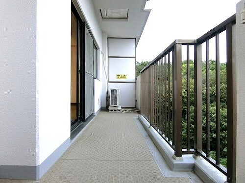 トーカンマンション山根町センターウィングのバルコニー|南東向きバルコニー　※内装工事前