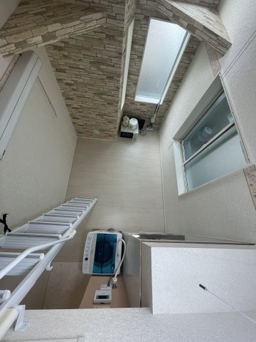 フォステリア平安のその他|ロフトのはしごがお部屋にあります！使わないときは壁に引っ掛けられます！！