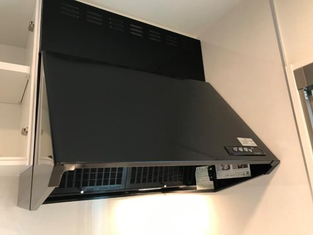 ソワヴィータのキッチン|レンジフード