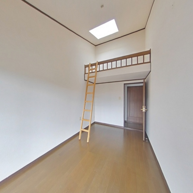 岐阜市北一色９丁目の一戸建ての居間・リビング|ロフト有東洋室