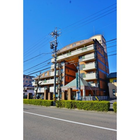 シェラトン奥村の外観