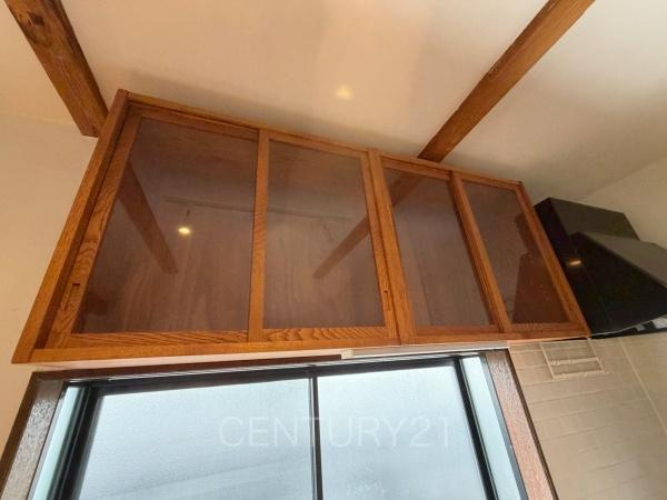 伊勢崎市茂呂町2丁目中古一戸建てのキッチン|食器棚付き