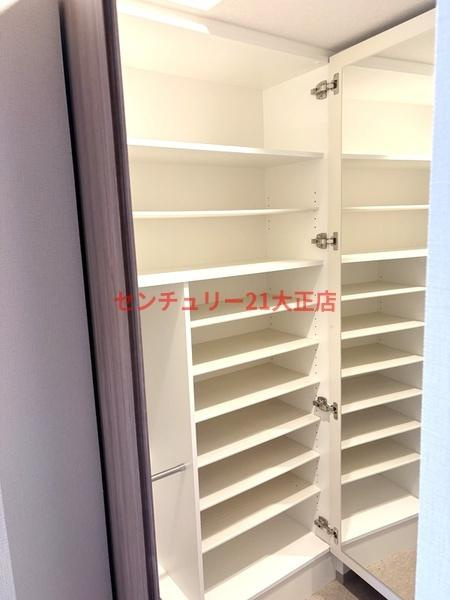 弁天町プライマリーワンの玄関
