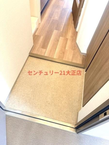 弁天町プライマリーワンの玄関