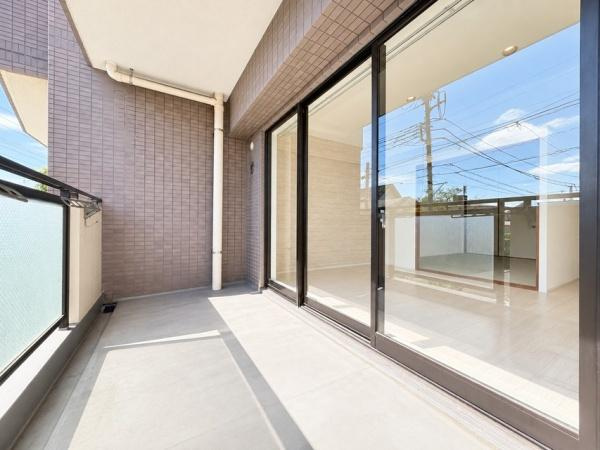 本牧三渓園ヒルズのバルコニー