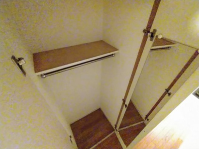 【内装】 | レオパレスマ・フレール | クローゼット　姿見付き